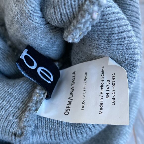 BEBE  Hat ‎ Gray/White with Logo Beanie Pom Ski One Size main image 4
